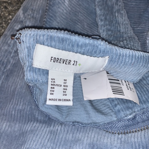 FREE in Bundle | Forever 21+ Dress with Broken Zipper 😔 - Picture 3 of 6